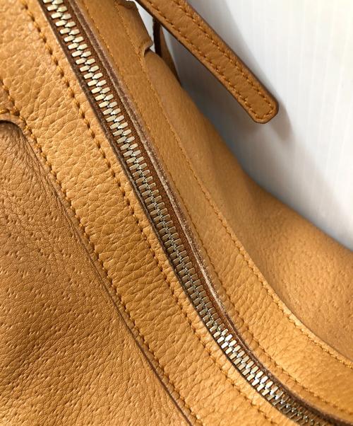 Salvatore Ferragamo（サルヴァトーレ フェラガモ）Salvatore Ferragamo (サルヴァトーレ フェラガモ) ショルダーバッグ ホーボーバッグ ライトブラウン サイズ:実寸サイズにてご確認ください。の古着・服飾アイテム