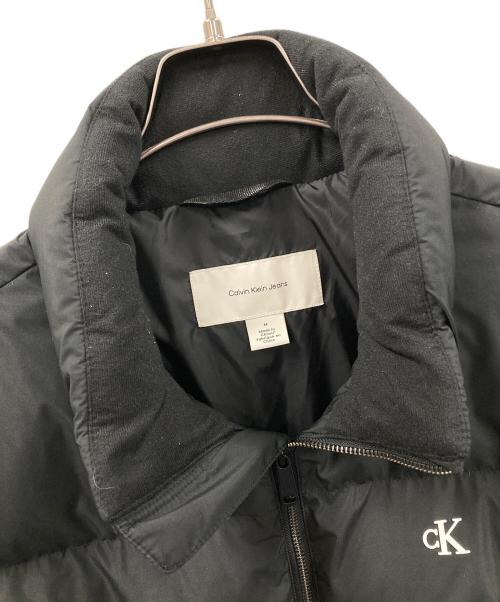 Calvin Klein Jeans（カルバンクラインジーンズ）Calvin Klein Jeans (カルバンクラインジーンズ) ショートレングス スタンドカラー ダウンジャケット ブラック サイズ:Mの古着・服飾アイテム