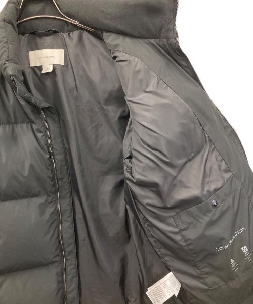 Calvin Klein Jeans（カルバンクラインジーンズ）Calvin Klein Jeans (カルバンクラインジーンズ) ショートレングス スタンドカラー ダウンジャケット ブラック サイズ:Mの古着・服飾アイテム