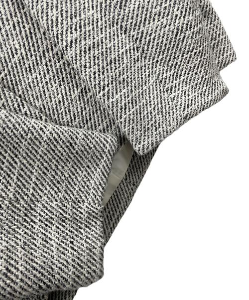 ELENDEEK（エレンディーク）ELENDEEK (エレンディーク) コート TWEED FORM SHORT CT（ツイード フォルム ショート コート） グレー サイズ:Fの古着・服飾アイテム
