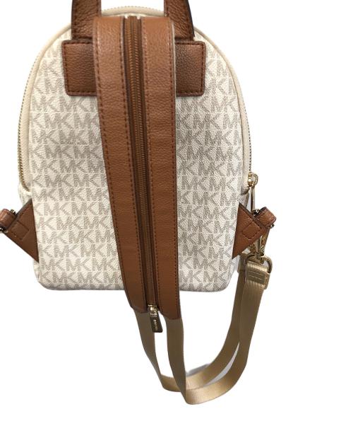 MICHAEL KORS（マイケル・コース）MICHAEL KORS (マイケル・コース) リュック ERIN（エリン）シグネチャー スモール コンバーチブル アイボリー サイズ:実寸サイズにてご確認くださいの古着・服飾アイテム
