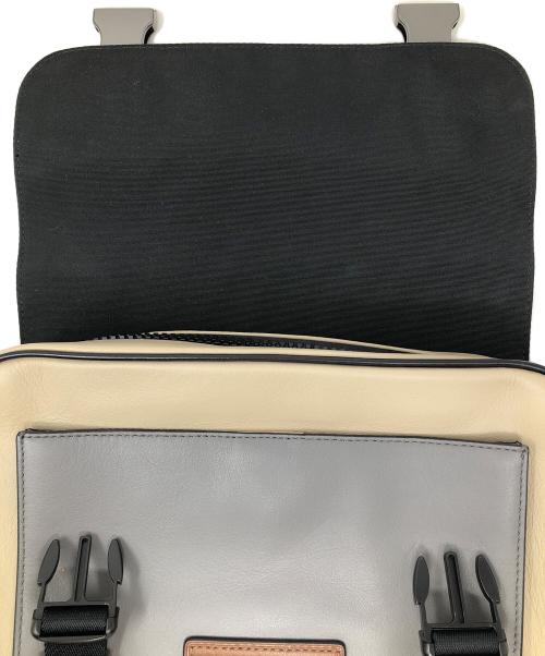 COACH（コーチ）COACH (コーチ) メッセンジャーバッグ トラック クロスボディ バッグ イン カラーブロック アイボリー×グレー サイズ:実寸サイズにてご確認ください。の古着・服飾アイテム