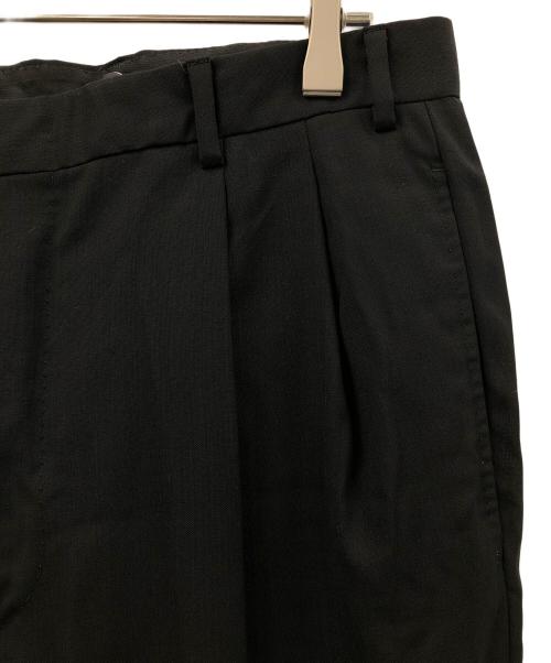 ERMENEGILDO ZEGNA（エルメネジルド・ゼニア）ERMENEGILDO ZEGNA (エルメネジルド・ゼニア) タックパンツ ブラック サイズ:実寸サイズにてご確認ください。の古着・服飾アイテム