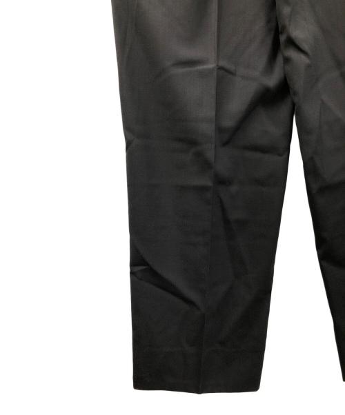 ERMENEGILDO ZEGNA（エルメネジルド・ゼニア）ERMENEGILDO ZEGNA (エルメネジルド・ゼニア) タックパンツ ブラック サイズ:実寸サイズにてご確認ください。の古着・服飾アイテム