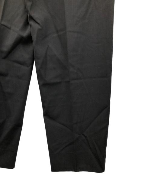 ERMENEGILDO ZEGNA（エルメネジルド・ゼニア）ERMENEGILDO ZEGNA (エルメネジルド・ゼニア) タックパンツ ブラック サイズ:実寸サイズにてご確認ください。の古着・服飾アイテム