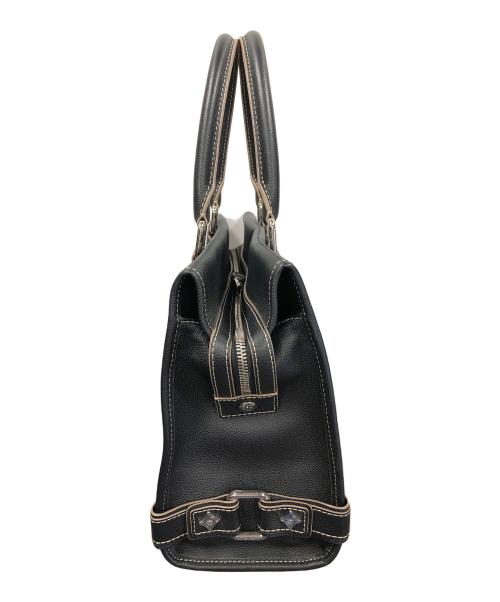 MCM（エムシーエム）MCM (エムシーエム) ハンドバッグ Black Leather Studdes Frame Bag（ブラック レザー スタッデッド フレーム バッグ） ブラック サイズ:実寸サイズにてご確認ください。の古着・服飾アイテム