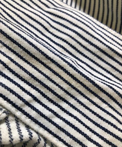LEVI'S（リーバイス）LEVI'S (リーバイス) トラッカージャケット ホワイト×ブラック サイズ:Mの古着・服飾アイテム