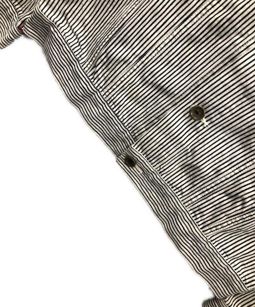 LEVI'S（リーバイス）LEVI'S (リーバイス) トラッカージャケット ホワイト×ブラック サイズ:Mの古着・服飾アイテム