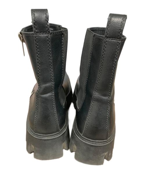 ZARA（ザラ）ZARA (ザラ) ブーツ CHUNKY BOOTS WITH ZIP（チャンキー ブーツ ウィズ ジップ） ブラック サイズ:42の古着・服飾アイテム