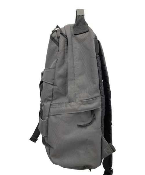 CarHartt（カーハート）CarHartt (カーハート) リュック KICKFLIP BACKPACK（キックフリップ バックパック） グレー サイズ:実寸サイズにてご確認ください。の古着・服飾アイテム
