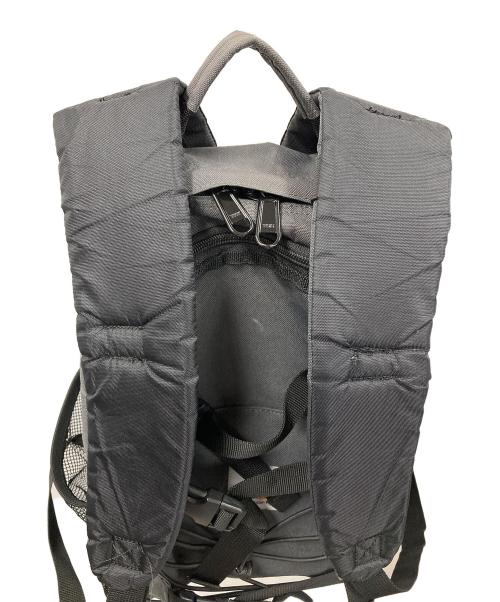 CarHartt（カーハート）CarHartt (カーハート) リュック KICKFLIP BACKPACK（キックフリップ バックパック） グレー サイズ:実寸サイズにてご確認ください。の古着・服飾アイテム