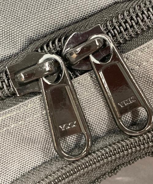 CarHartt（カーハート）CarHartt (カーハート) リュック KICKFLIP BACKPACK（キックフリップ バックパック） グレー サイズ:実寸サイズにてご確認ください。の古着・服飾アイテム