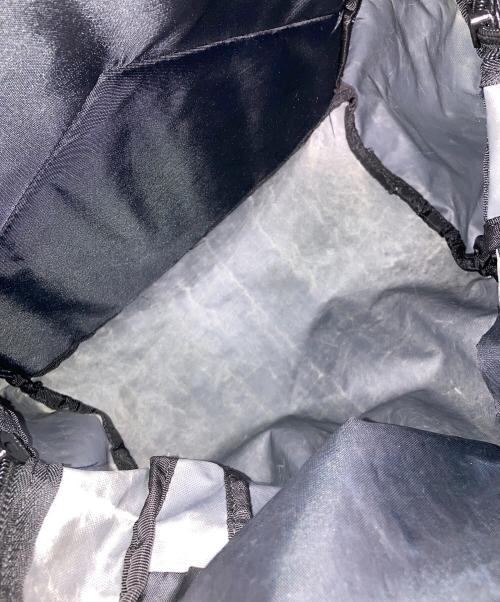 CarHartt（カーハート）CarHartt (カーハート) リュック KICKFLIP BACKPACK（キックフリップ バックパック） グレー サイズ:実寸サイズにてご確認ください。の古着・服飾アイテム