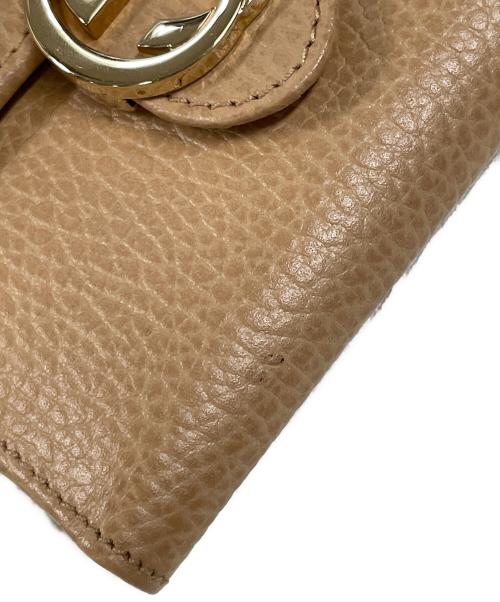GUCCI（グッチ）GUCCI (グッチ) 2つ折り財布 インターロッキングG ベージュ サイズ:実寸サイズにてご確認ください。の古着・服飾アイテム