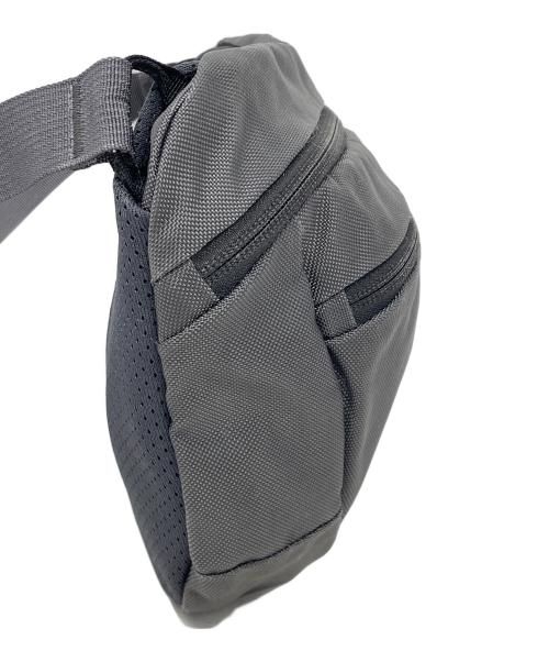 ARC'TERYX（アークテリクス）ARC'TERYX (アークテリクス) ショルダーバッグ Maka 2 Waistpack（マカ 2 ウエストパック） グレー サイズ:実寸サイズにてご確認ください。の古着・服飾アイテム