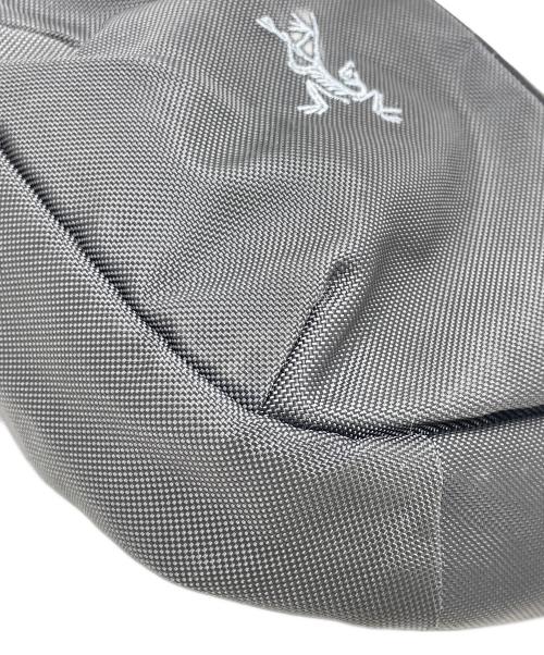 ARC'TERYX（アークテリクス）ARC'TERYX (アークテリクス) ショルダーバッグ Maka 2 Waistpack（マカ 2 ウエストパック） グレー サイズ:実寸サイズにてご確認ください。の古着・服飾アイテム