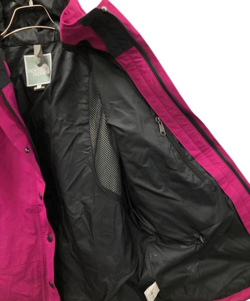 THE NORTH FACE（ザ ノース フェイス）THE NORTH FACE (ザ ノース フェイス) マウンテンライトジャケット ショッキングピンク×ブラック サイズ:Mの古着・服飾アイテム