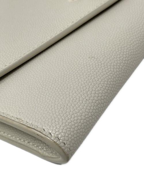 Saint Laurent Paris（サンローランパリ）Saint Laurent Paris (サンローランパリ) ショルダーバッグ アップタウン チェーンウォレット ベージュ サイズ:実寸サイズにてご確認ください。の古着・服飾アイテム