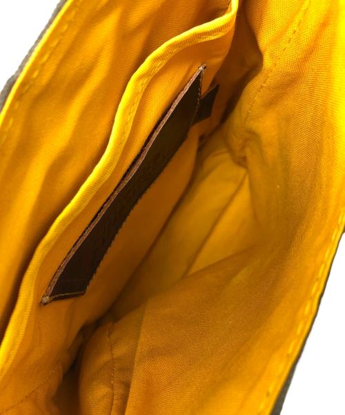 Vivienne Westwood（ヴィヴィアンウエストウッド）Vivienne Westwood (ヴィヴィアンウエストウッド) ショルダーバッグ ORB STARS(オーブスターズ) オリーブ サイズ:実寸サイズにてご確認ください。の古着・服飾アイテム