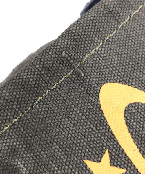 Vivienne Westwood（ヴィヴィアンウエストウッド）Vivienne Westwood (ヴィヴィアンウエストウッド) ショルダーバッグ ORB STARS(オーブスターズ) オリーブ サイズ:実寸サイズにてご確認ください。の古着・服飾アイテム