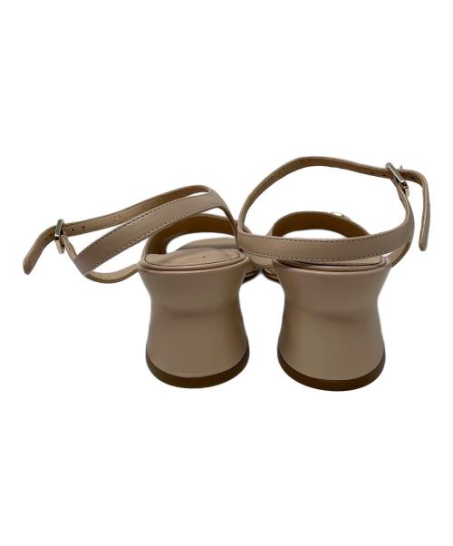 Salvatore Ferragamo（サルヴァトーレ フェラガモ）Salvatore Ferragamo (サルヴァトーレ フェラガモ) パンプス ONDINA（オンディーナ） ベージュ サイズ:6の古着・服飾アイテム