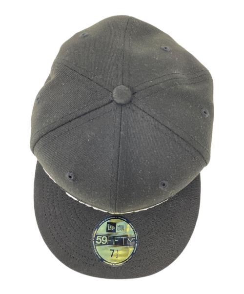 New Era（ニューエラ）New Era (ニューエラ) SUPREME (シュプリーム) キャップ ピンクリボン ブラック サイズ:7 1/2の古着・服飾アイテム
