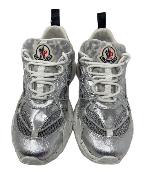 MONCLER（モンクレール）MONCLER (モンクレール) スニーカー ホワイト×グレー サイズ:36の古着・服飾アイテム