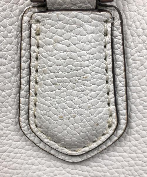 MICHAEL KORS（マイケル・コース）MICHAEL KORS (マイケル・コース) 2WAYバッグ ハンドバッグ ショルダーバッグ ADELE MD MESSENGER（アデル ミディアム メッセンジャー） ホワイト サイズ:実寸サイズにてご確認ください。の古着・服飾アイテム