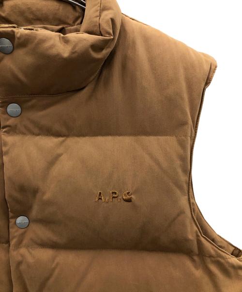 A.P.C.（アーペーセー）A.P.C. (アーペーセー) CarHartt (カーハート) ダウンベスト ブラウン サイズ:Sの古着・服飾アイテム