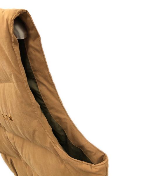 A.P.C.（アーペーセー）A.P.C. (アーペーセー) CarHartt (カーハート) ダウンベスト ブラウン サイズ:Sの古着・服飾アイテム