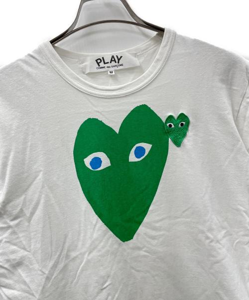 PLAY COMME des GARCONS（プレイコムデギャルソン）PLAY COMME des GARCONS (プレイコムデギャルソン) Tシャツ ホワイト×グリーン サイズ:Mの古着・服飾アイテム