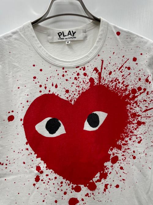 PLAY COMME des GARCONS（プレイコムデギャルソン）PLAY COMME des GARCONS (プレイコムデギャルソン) Tシャツ ホワイト×レッド サイズ:Mの古着・服飾アイテム