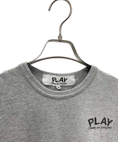 PLAY COMME des GARCONS（プレイコムデギャルソン）PLAY COMME des GARCONS (プレイコムデギャルソン) Tシャツ グレー サイズ:Mの古着・服飾アイテム