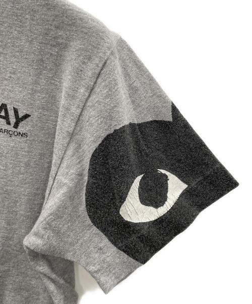 PLAY COMME des GARCONS（プレイコムデギャルソン）PLAY COMME des GARCONS (プレイコムデギャルソン) Tシャツ グレー サイズ:Mの古着・服飾アイテム