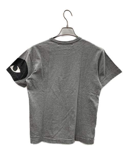 PLAY COMME des GARCONS（プレイコムデギャルソン）PLAY COMME des GARCONS (プレイコムデギャルソン) Tシャツ グレー サイズ:Mの古着・服飾アイテム