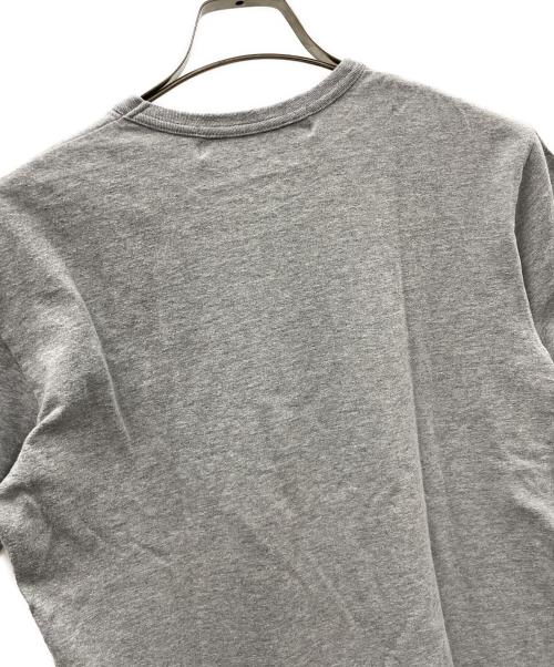 PLAY COMME des GARCONS（プレイコムデギャルソン）PLAY COMME des GARCONS (プレイコムデギャルソン) Tシャツ グレー サイズ:Mの古着・服飾アイテム