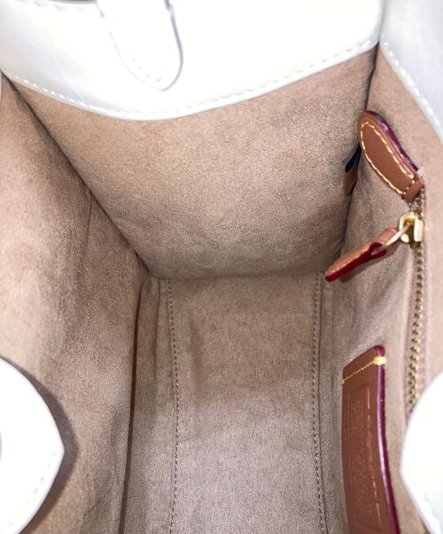 COACH（コーチ）COACH (コーチ) 2WAYバッグ ハンドバッグ ショルダーバッグ フィールド トート 22 シグネチャーキャンバス ホースアンドキャリッジプリント アイボリー×ベージュ サイズ:実寸サイズにてご確認ください。の古着・服飾アイテム