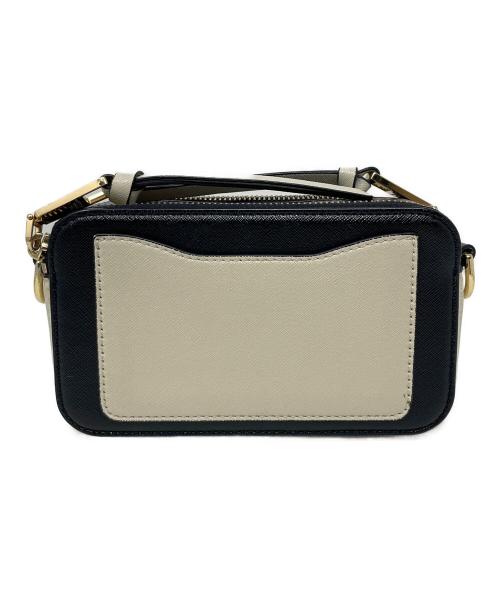 MARC JACOBS（マークジェイコブス）MARC JACOBS (マークジェイコブス) ショルダーバッグ ザ スナップ ショット アイボリー×ブラック サイズ:実寸サイズにてご確認ください。の古着・服飾アイテム