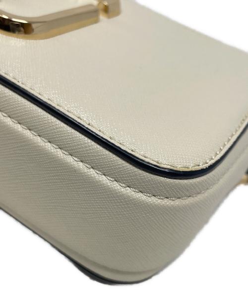 MARC JACOBS（マークジェイコブス）MARC JACOBS (マークジェイコブス) ショルダーバッグ ザ スナップ ショット アイボリー×ブラック サイズ:実寸サイズにてご確認ください。の古着・服飾アイテム