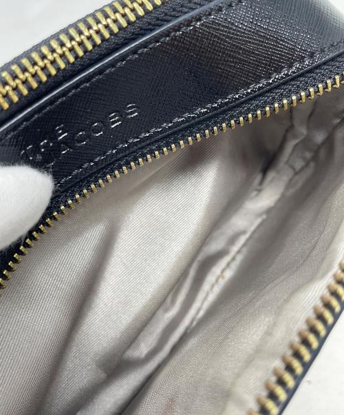 MARC JACOBS（マークジェイコブス）MARC JACOBS (マークジェイコブス) ショルダーバッグ ザ スナップ ショット アイボリー×ブラック サイズ:実寸サイズにてご確認ください。の古着・服飾アイテム