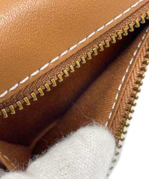CHARLES & KEITH（チャールズアンドキース）CHARLES & KEITH (チャールズアンドキース) 2つ折り財布 ステッチトリム ターンロックウォレット ブラウン サイズ:実寸サイズにてご確認ください。 未使用品の古着・服飾アイテム
