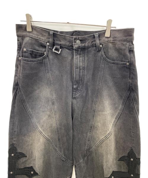 SUPPLIER（サプライヤー）SUPPLIER (サプライヤー) バギージーンズ Cross Leather Patch Baggy Denim Pants（クロス レザー パッチ バギー デニム パンツ） グレー サイズ:Lの古着・服飾アイテム