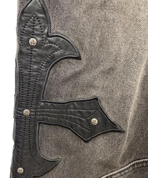 SUPPLIER（サプライヤー）SUPPLIER (サプライヤー) バギージーンズ Cross Leather Patch Baggy Denim Pants（クロス レザー パッチ バギー デニム パンツ） グレー サイズ:Lの古着・服飾アイテム