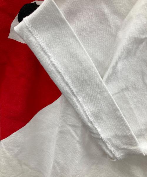 PLAY COMME des GARCONS（プレイコムデギャルソン）PLAY COMME des GARCONS シャツ Printed Red Heart T-Shirt With Red Emblem（プリント レッド ハート T-シャツ ウィズ レッド エンブレム） ホワイト サイズ:XLの古着・服飾アイテム