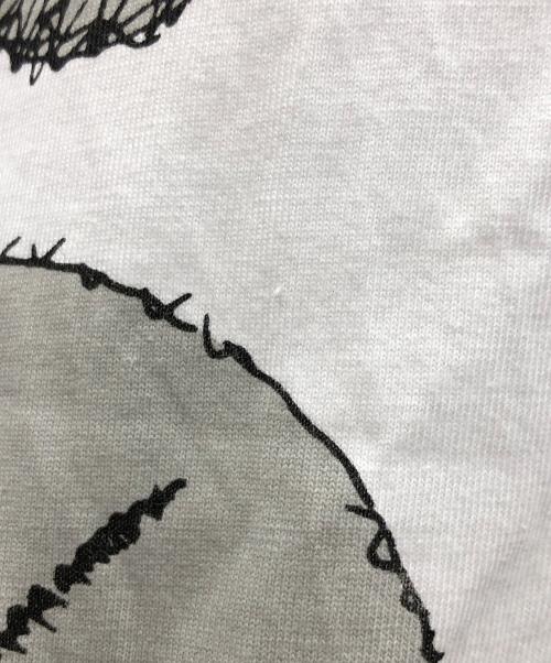 COMME des GARCONS SHIRT（コムデギャルソンシャツ）COMME des GARCONS SHIRT (コムデギャルソンシャツ) KAWS (カウズ) Tシャツ ホワイト サイズ:XLの古着・服飾アイテム