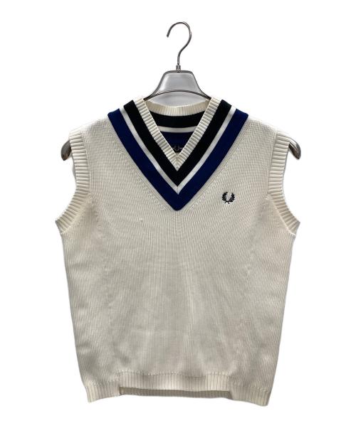FRED PERRY（フレッドペリー）FRED PERRY (フレッドペリー) ニットベスト ホワイト サイズ:Mの古着・服飾アイテム