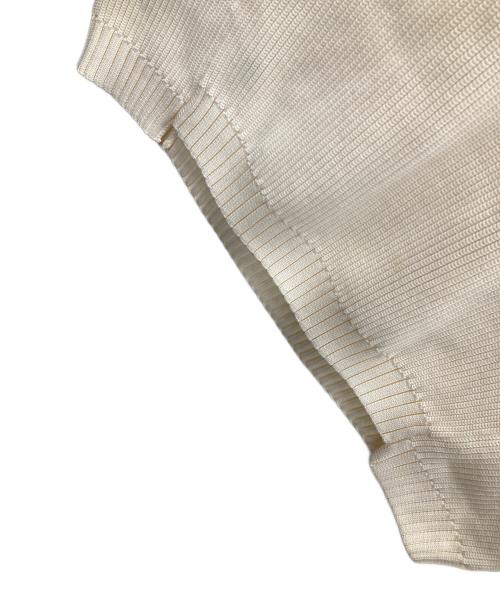 FRED PERRY（フレッドペリー）FRED PERRY (フレッドペリー) ニットベスト ホワイト サイズ:Mの古着・服飾アイテム