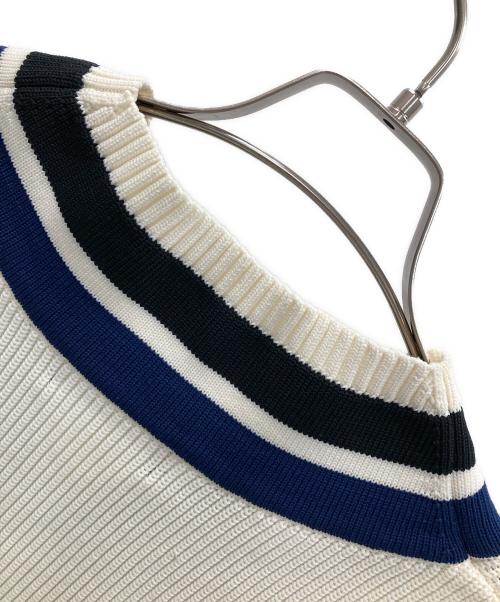 FRED PERRY（フレッドペリー）FRED PERRY (フレッドペリー) ニットベスト ホワイト サイズ:Mの古着・服飾アイテム