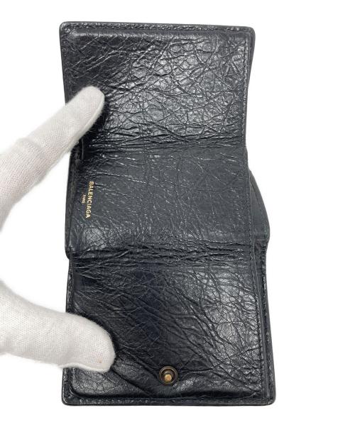BALENCIAGA（バレンシアガ）BALENCIAGA (バレンシアガ) 3つ折り財布 グラフィティ ペーパー ミニウォレット サイズ:実寸サイズにてご確認ください。の古着・服飾アイテム