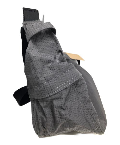 THE NORTH FACE（ザ ノース フェイス）THE NORTH FACE (ザ ノース フェイス) ショルダーバッグ メノウウォーカー グレー サイズ:8L 未使用品の古着・服飾アイテム